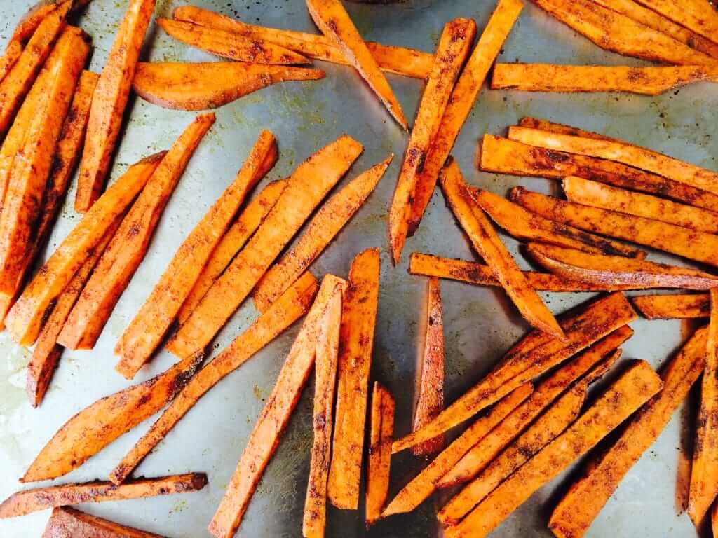 Sweet and Spicy Sweet Potato Fries - Eat Yourself Skinny