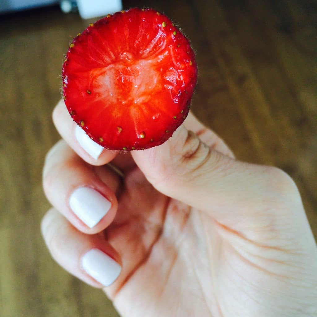 farmers market strawberry 