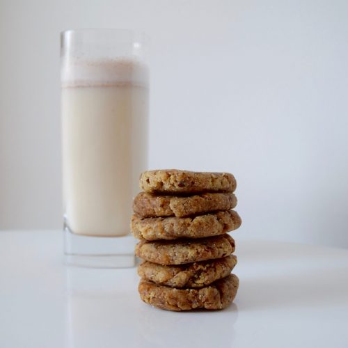 Chewy Almond Date Cookies Glow By Marlowe chewy-almond-date-cookies-glow-by-marlowe