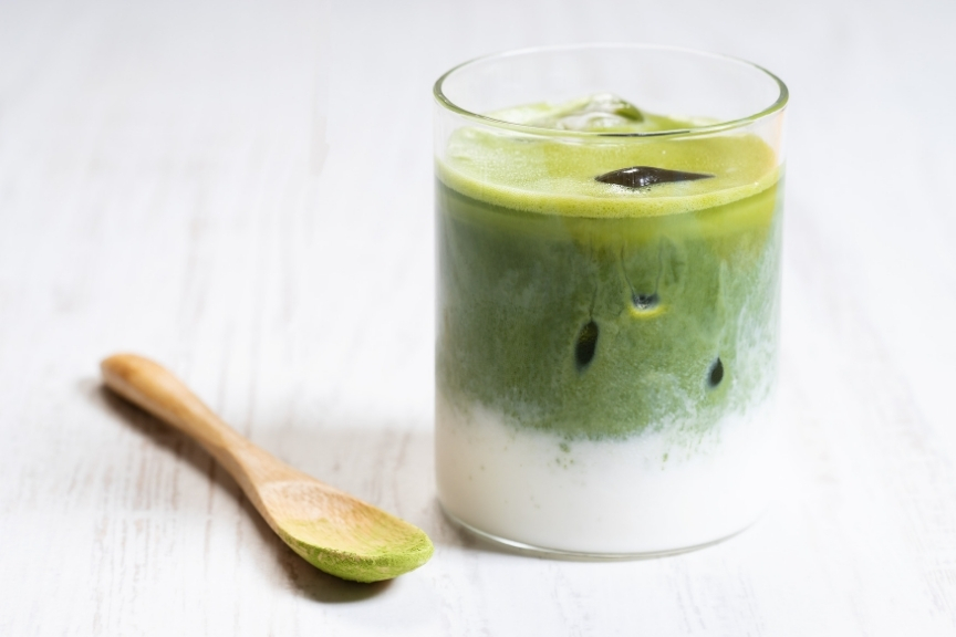 Drinks For Clear Skin: Iced Coconut Matcha Latte